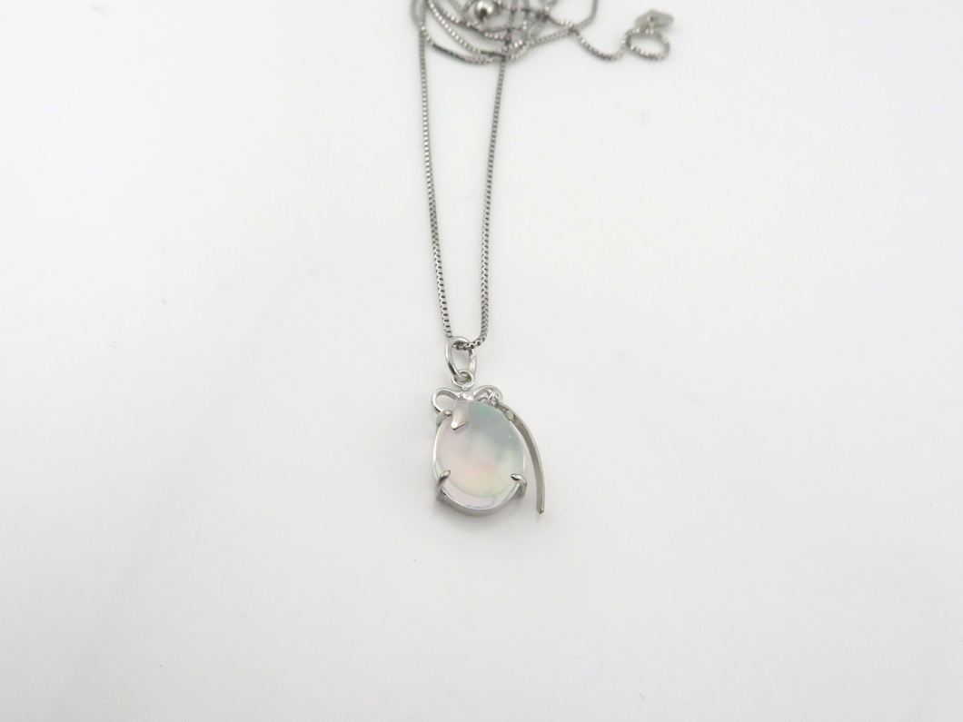 オパールペンダント