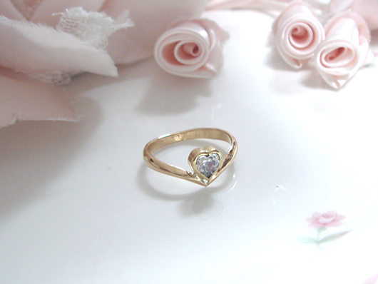 ハート石のリング