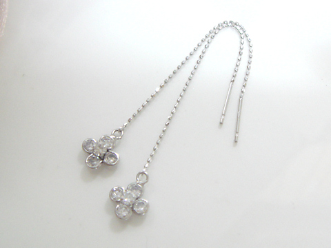 お花モチーフのアメリカンピアスafter