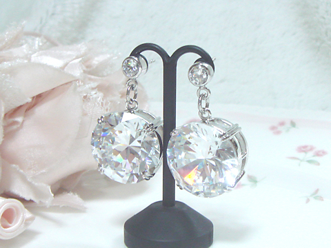 キュービックジルコニアのピアスafter