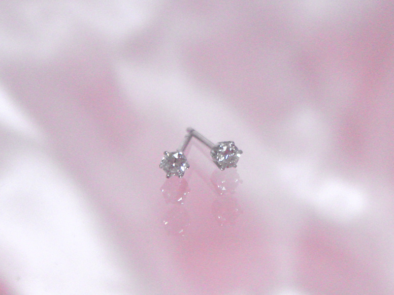 ダイヤモンドピアス