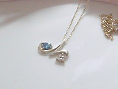 イニシャルペンダントafter