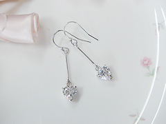 キュービックジルコニアのピアスafter