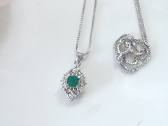 エメラルドのペンダントafter