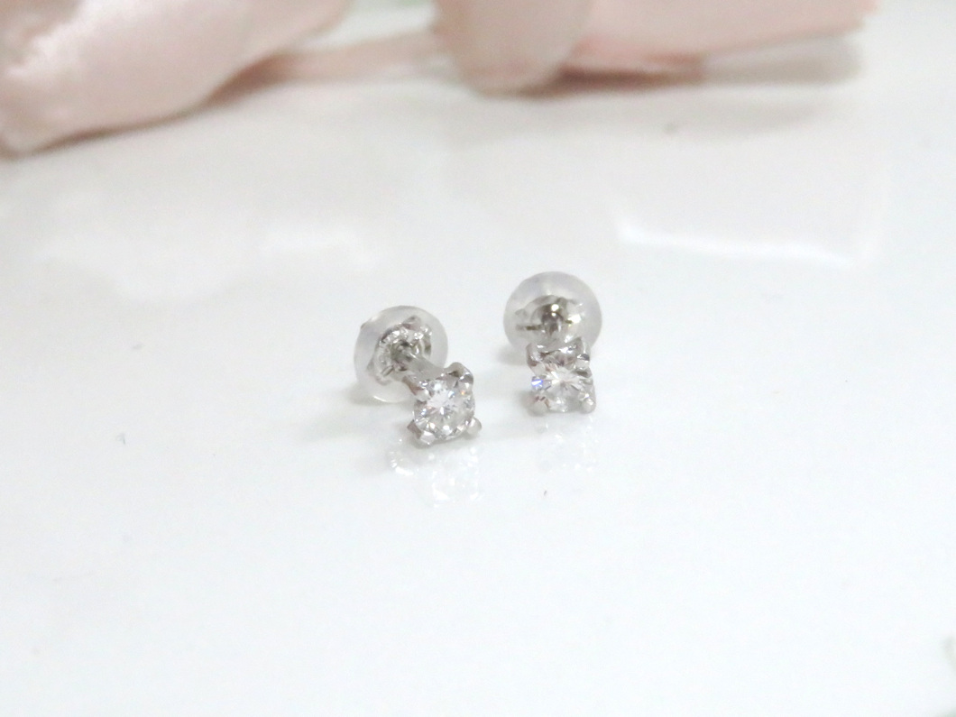 ダイヤモンドピアス