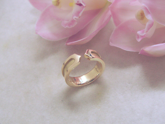 ゴールドのリング