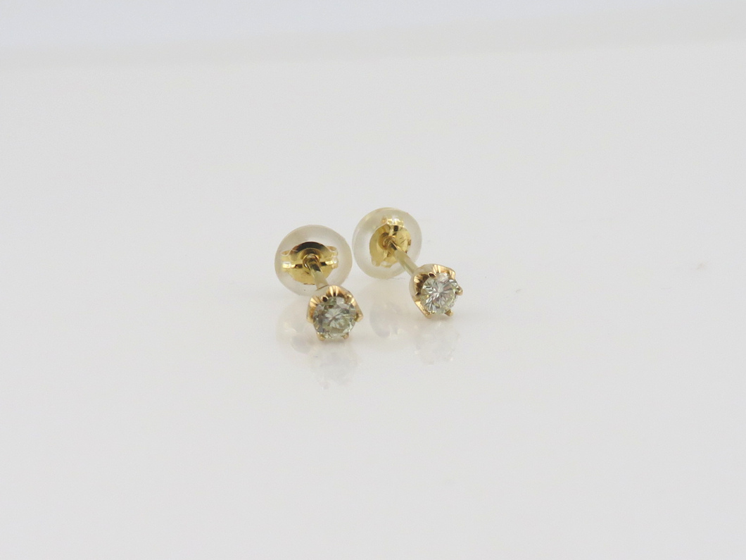 ダイヤモンドピアス