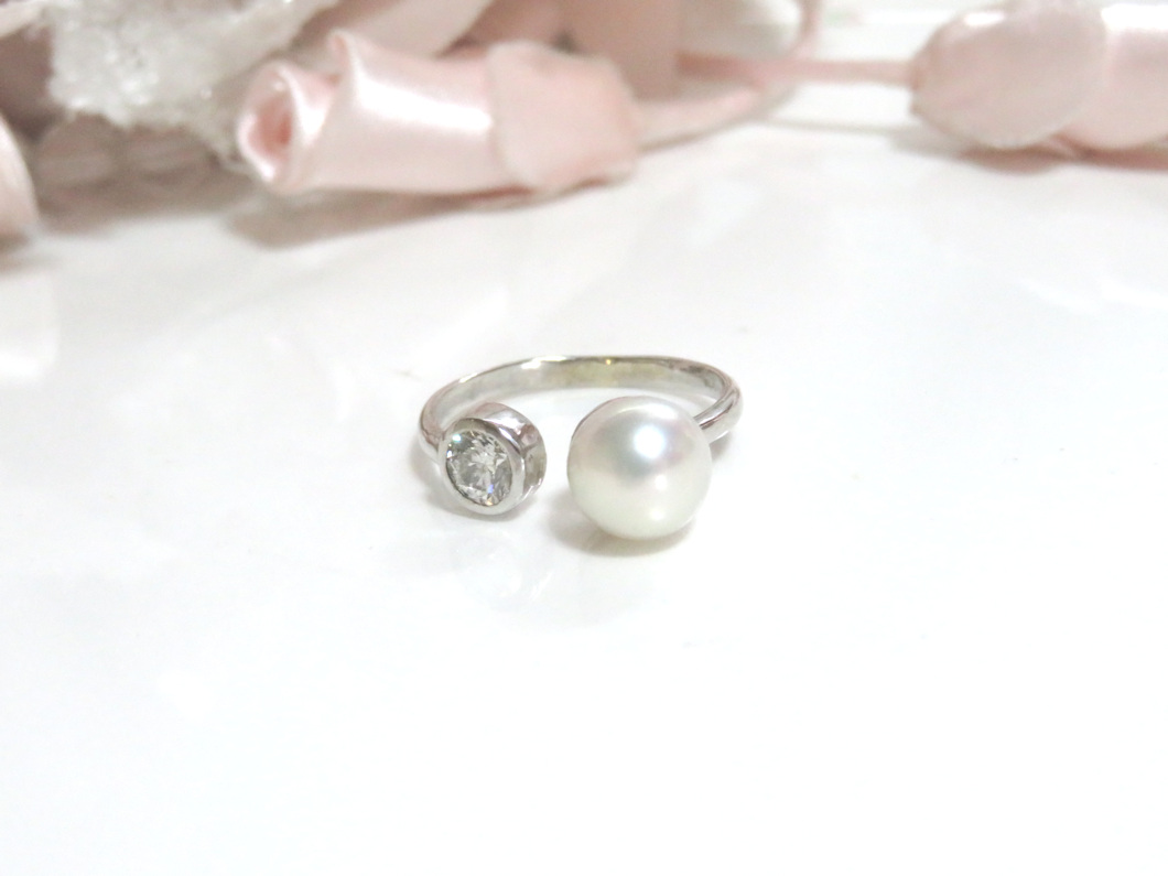 パールとダイヤモンドのオープンリング