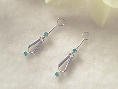 エメラルドのピアスチャームafter