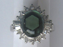 トラピッチェエメラルドリングbefore