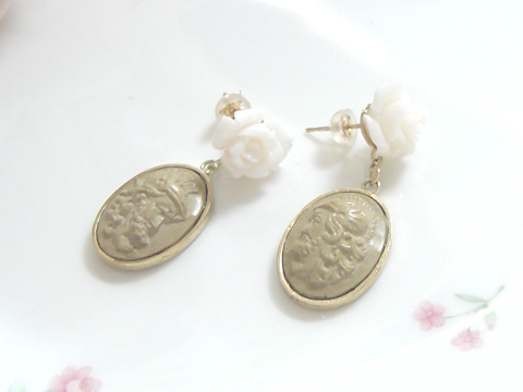 カメオのピアスafter