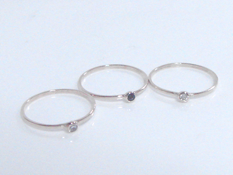 ダイヤモンドとアレキサンドライトの細リングafter