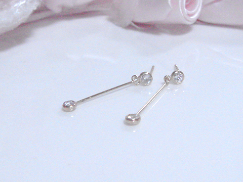 ダイヤモンドの２ストーンピアスafter