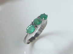 エメラルドの指輪after