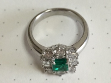 エメラルドのペンダントbefore