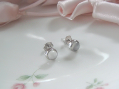 ムーンストーンのピアスafter