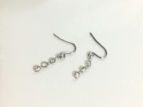 ダイヤモンド３ストーンピアスafter