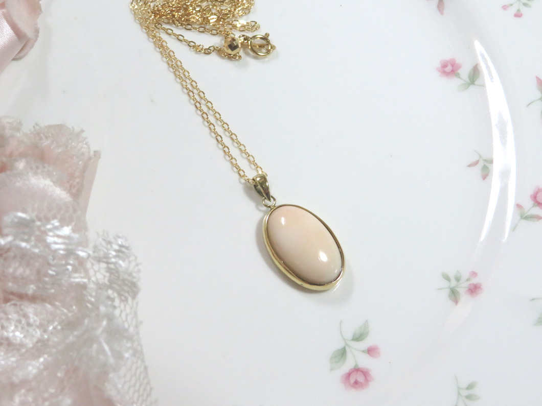 珊瑚ペンダント