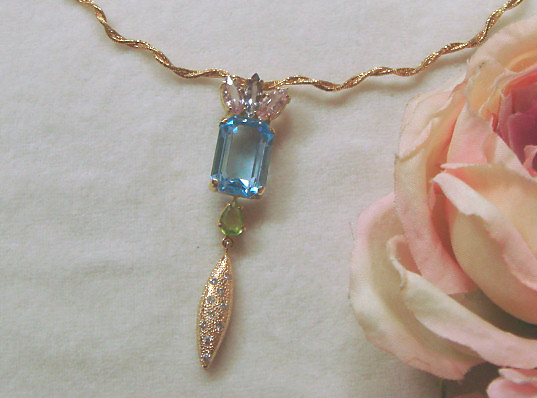 ブルートパーズのペンダント