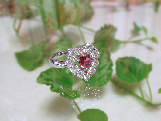 ピンクトルマリンとダイヤモンドの指輪